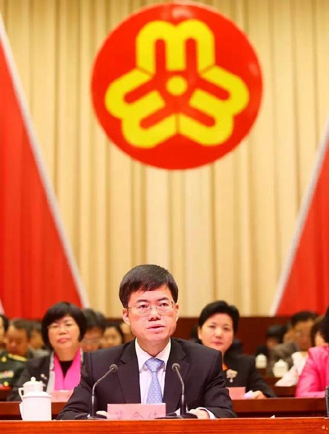 省委常委、市委书记裴金佳在厦门市妇女第十六次代表大会上做重要讲话