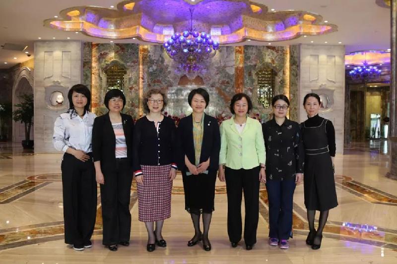 省妇联主席徐姗娜在厦调研女企业家和女职工工作